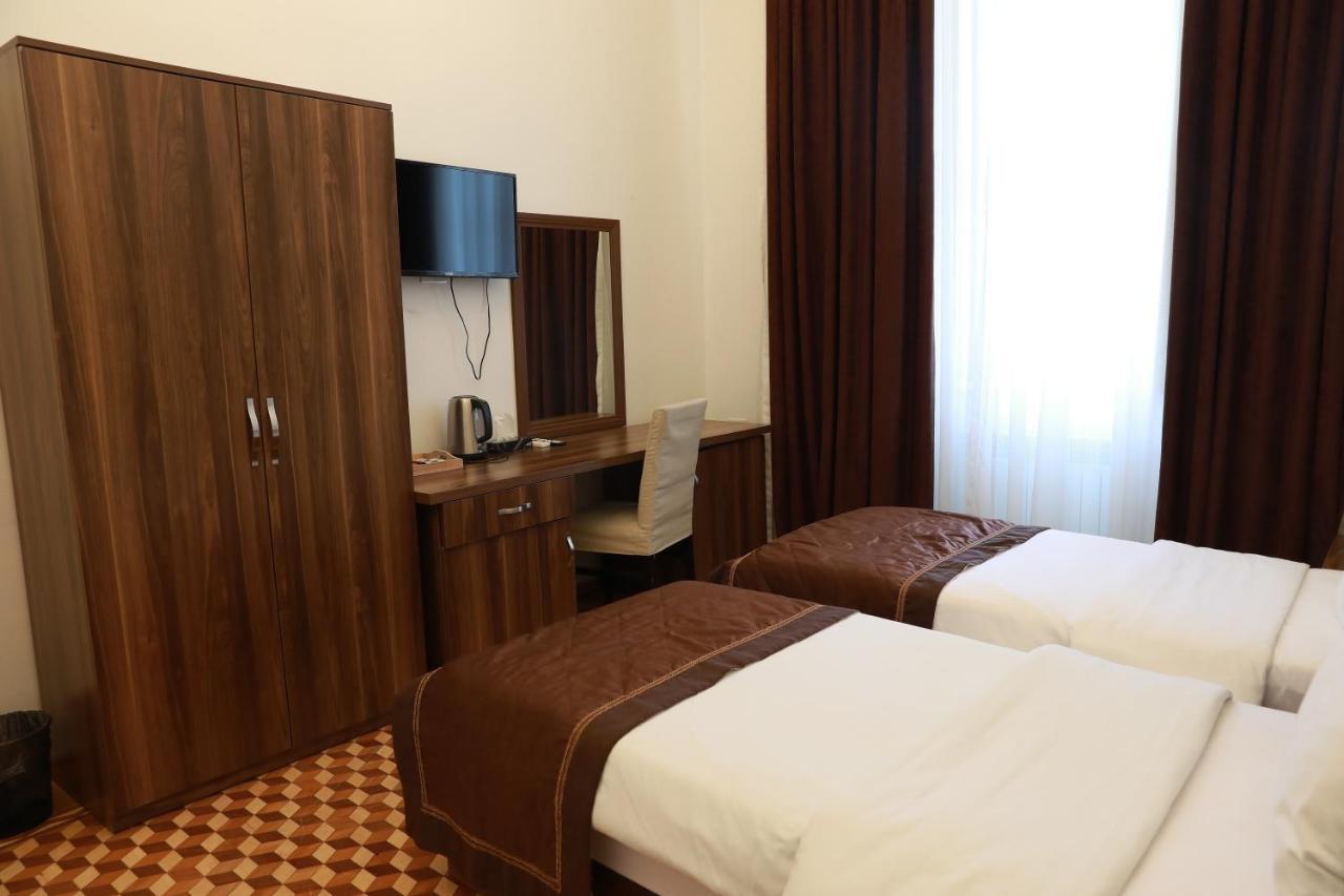 Malakan Hotel บากู ภายนอก รูปภาพ